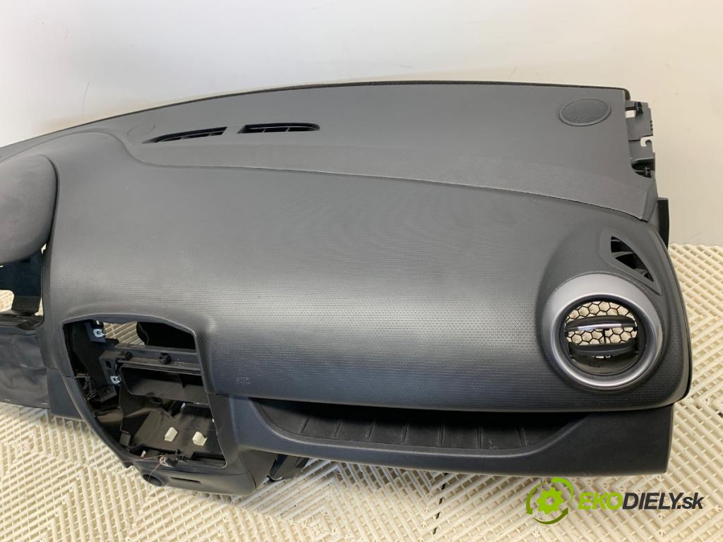 RENAULT CLIO IV liftback 2018 54 kW 1.2 16V 1149 Palubná doska VANKÚŠ: spolujazdca 682007861R
