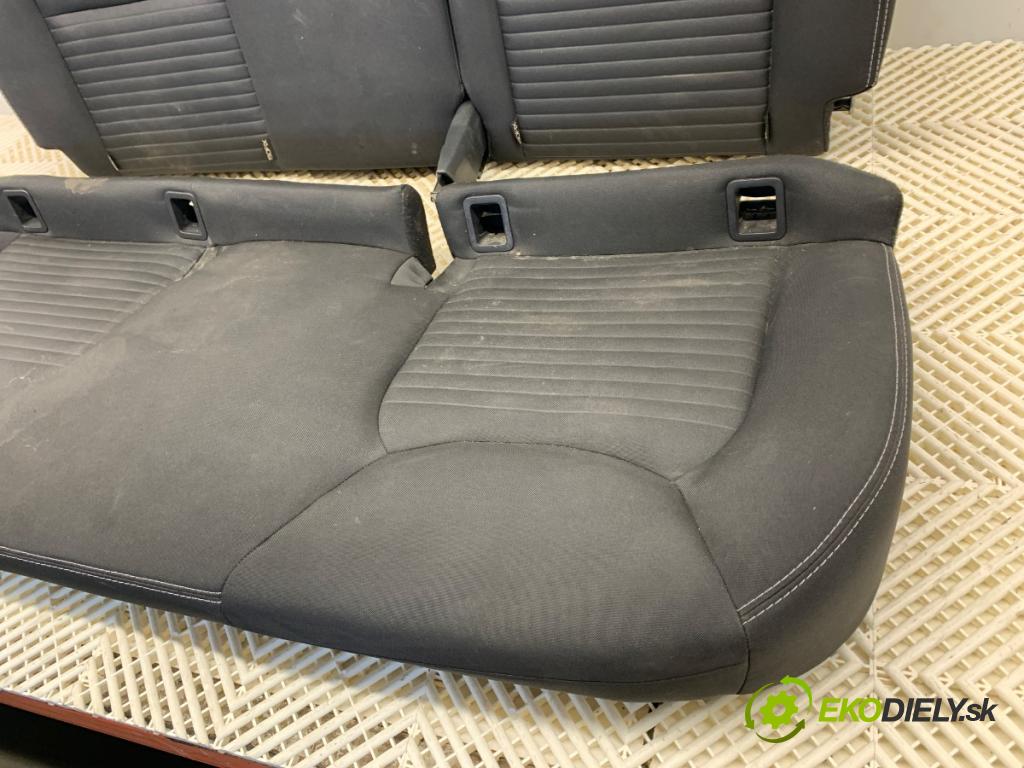 RENAULT CLIO IV liftback 2018 54 kW 1.2 16V 1149 Sedadlo druhý rad