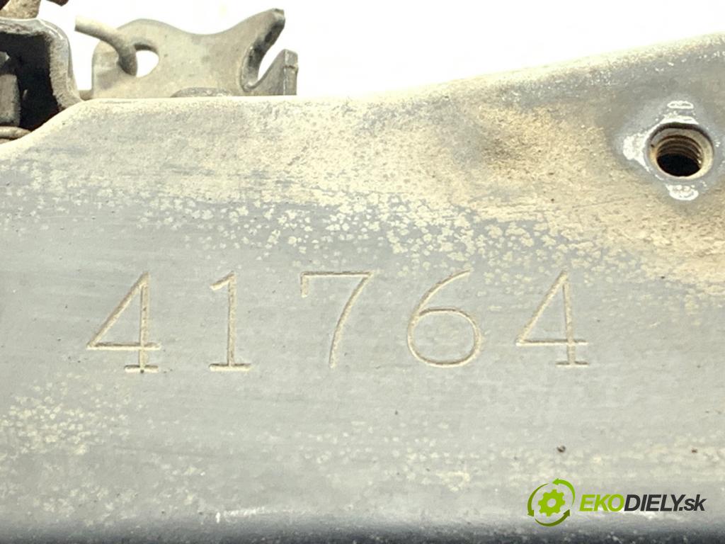 TOYOTA AVENSIS T27 Kombi 2013 110 kW 2.2 D-4D (ADT271_) 2231 Držiak predný (Výstuha predná)