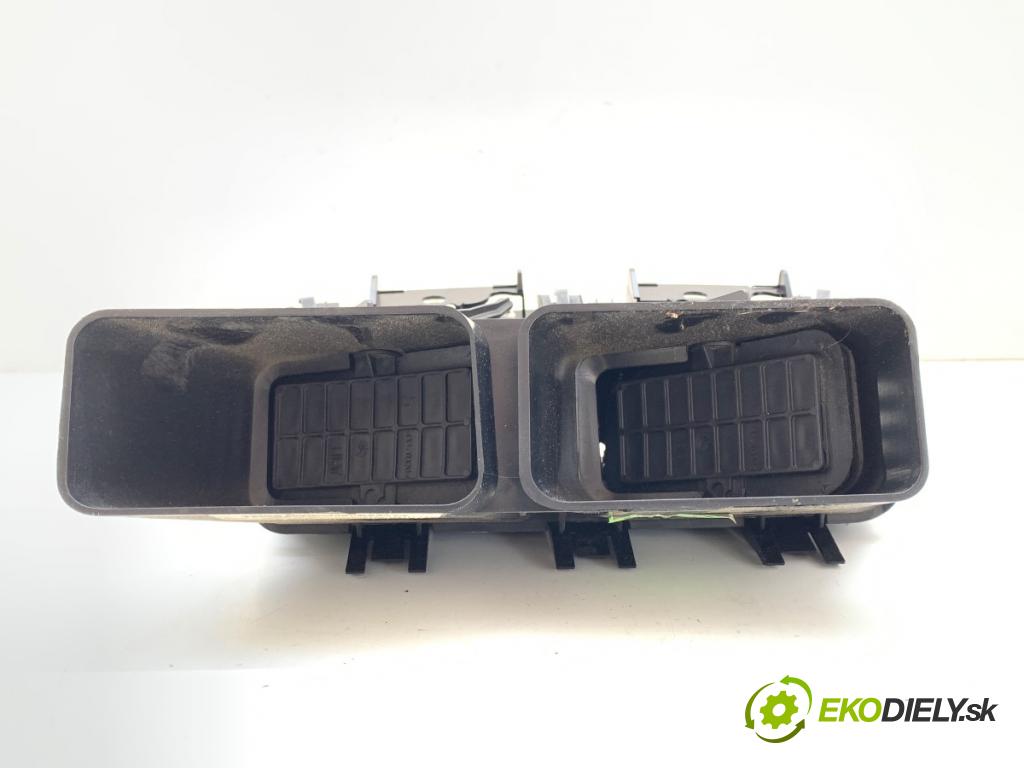FIAT PUNTO EVO liftback 2010 55 kW 1.3 D Multijet (199AXC1A, 199BXC1A, 199AXT1A, 199BXT1A) 1248 Mriežky kúrenia predný 7355030290