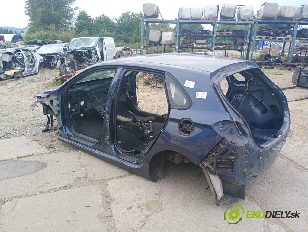HYUNDAI i30 liftback 2018 88 kW 1.0 T-GDI 998 karoséria ČTVRŤÁK: Blatník prah strecha PODŁUŻNICA 