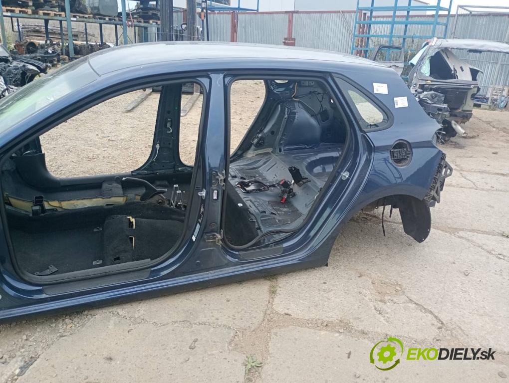HYUNDAI i30 liftback 2018 88 kW 1.0 T-GDI 998 karoséria ČTVRŤÁK: Blatník prah strecha PODŁUŻNICA