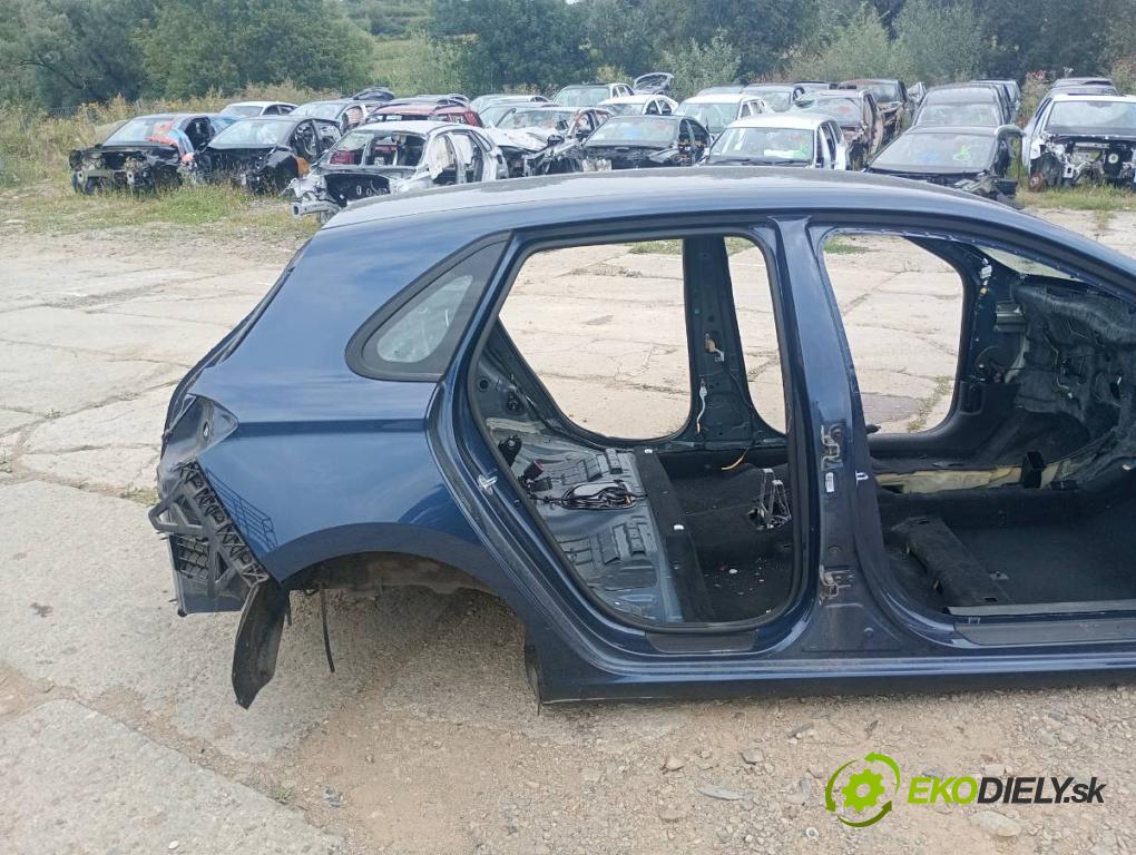 HYUNDAI i30 liftback 2018 88 kW 1.0 T-GDI 998 karoséria ČTVRŤÁK: Blatník prah strecha PODŁUŻNICA