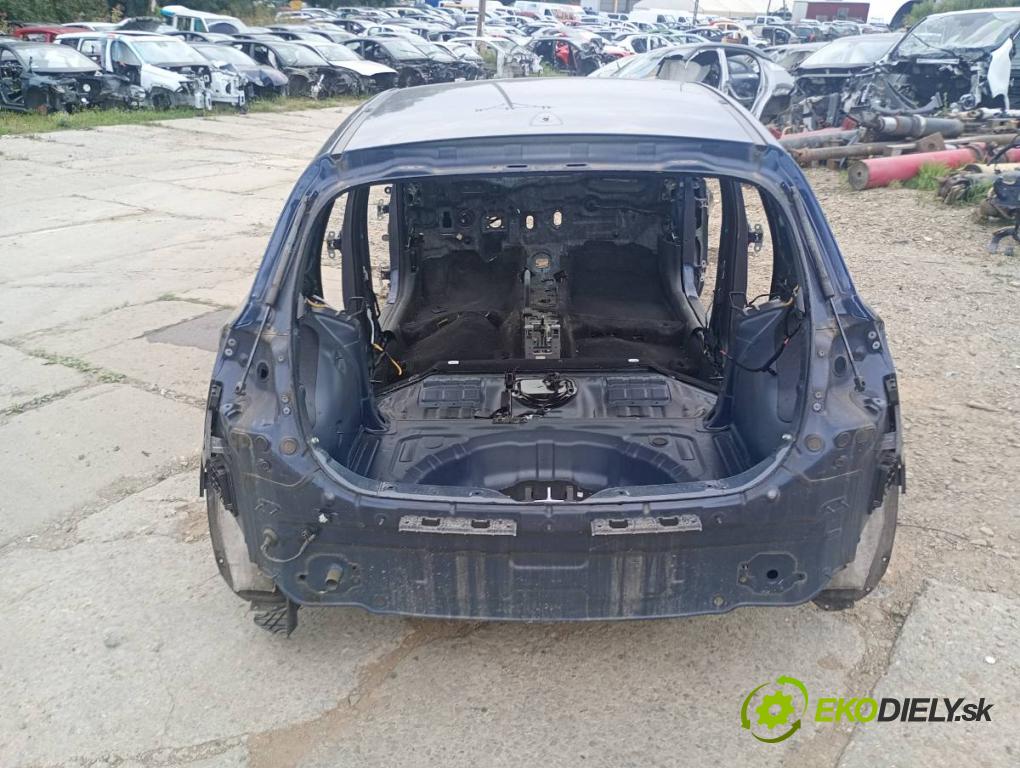HYUNDAI i30 liftback 2018 88 kW 1.0 T-GDI 998 karoséria ČTVRŤÁK: Blatník prah strecha PODŁUŻNICA