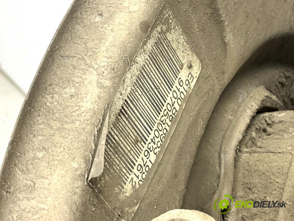 BMW E61 Kombi 2007 173 kW 530 d 2993 Výstuha zad 6770827