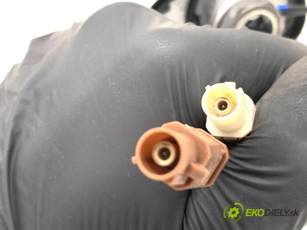 RENAULT CLIO IV liftback 2018 54 kW 1.2 16V 1149 ANTENA