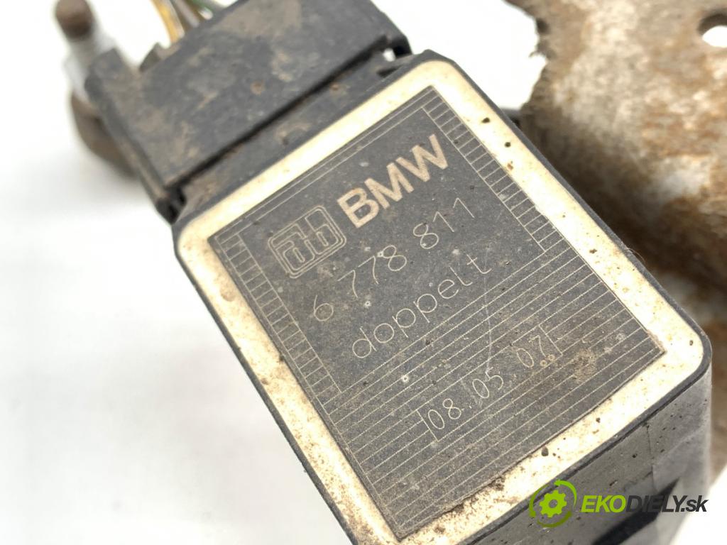 BMW E61 Kombi 2007 173 kW 530 d 2993 snímač ÚROVEŇ: XENON pravý zadní část 6778811