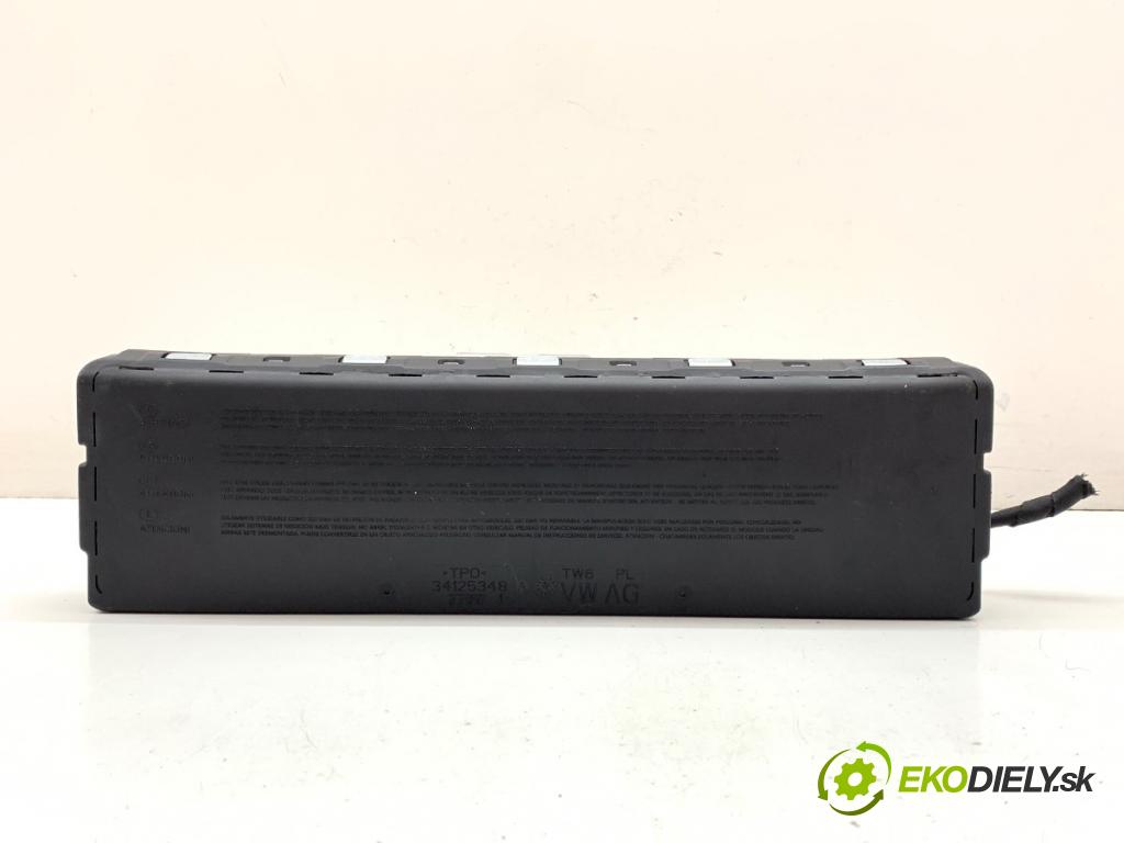 VW GOLF VII Kombi 2015 81 kW 1.6 TDI 1598 AirBag koleno: 517880841A
