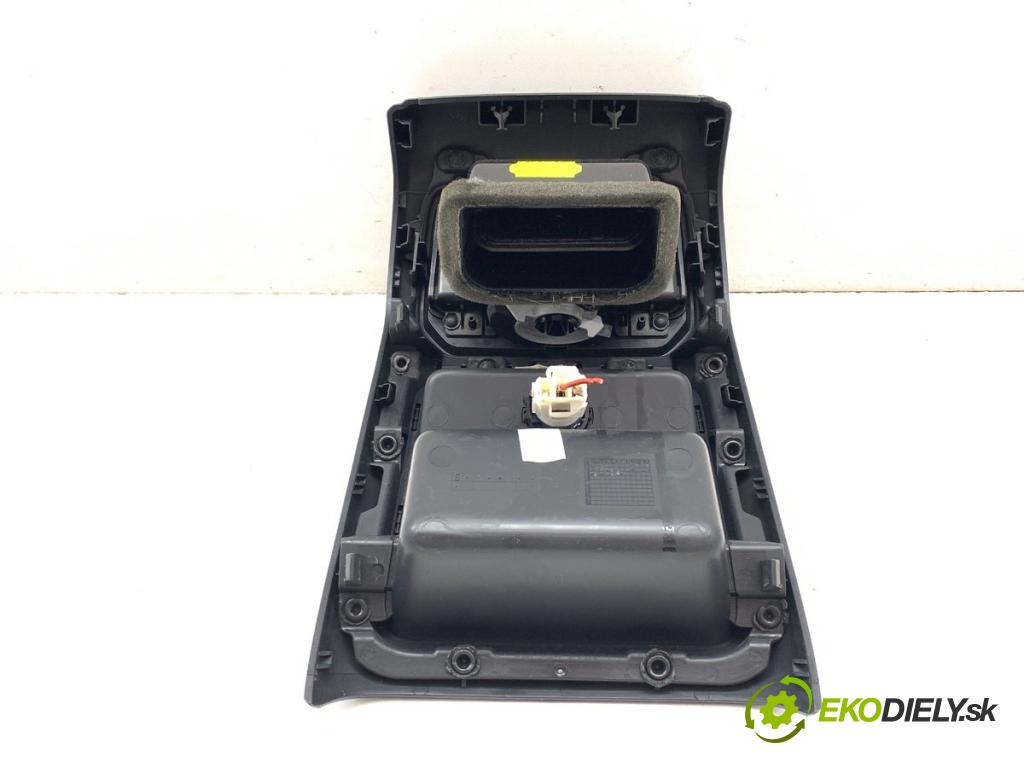 VW GOLF VII Kombi 2015 81 kW 1.6 TDI 1598 Mriežky kúrenia zad 5G0819209