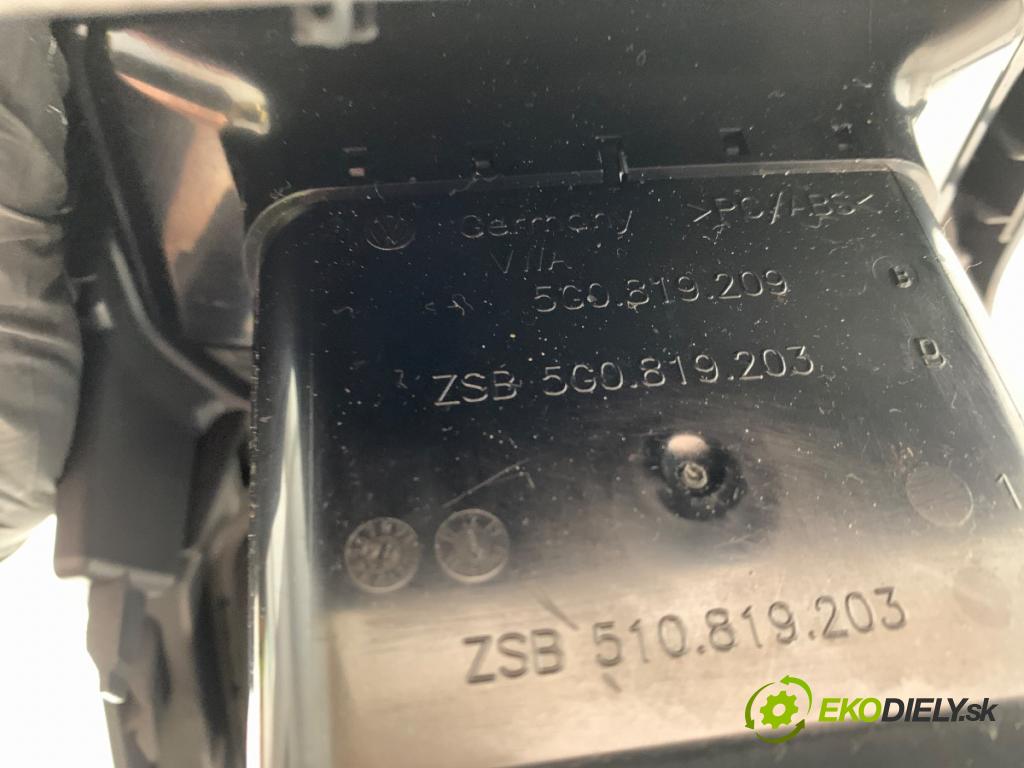 VW GOLF VII Kombi 2015 81 kW 1.6 TDI 1598 Mriežky kúrenia zad 5G0819209