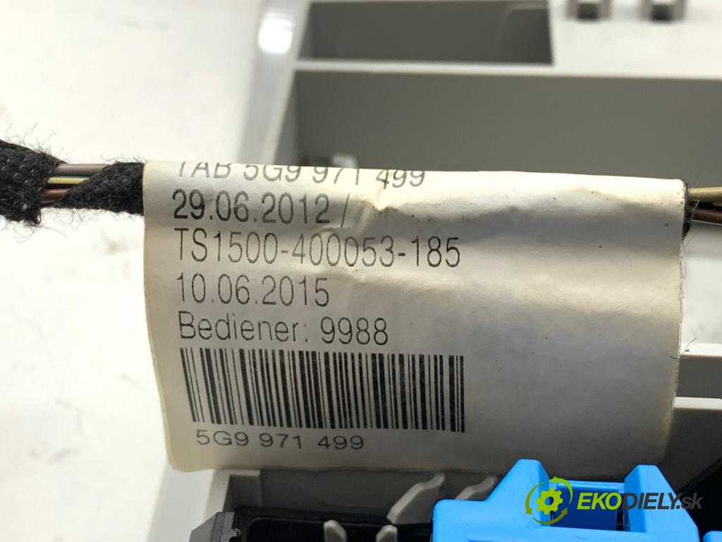 VW GOLF VII Kombi 2015 81 kW 1.6 TDI 1598 Svetlo stropné 510867591A