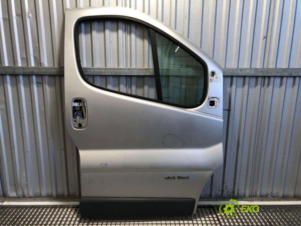 RENAULT TRAFIC II Autobus 2005 99 kW 2.5 dCi 135 (JL0D) 2463 dveře pravý přední část 