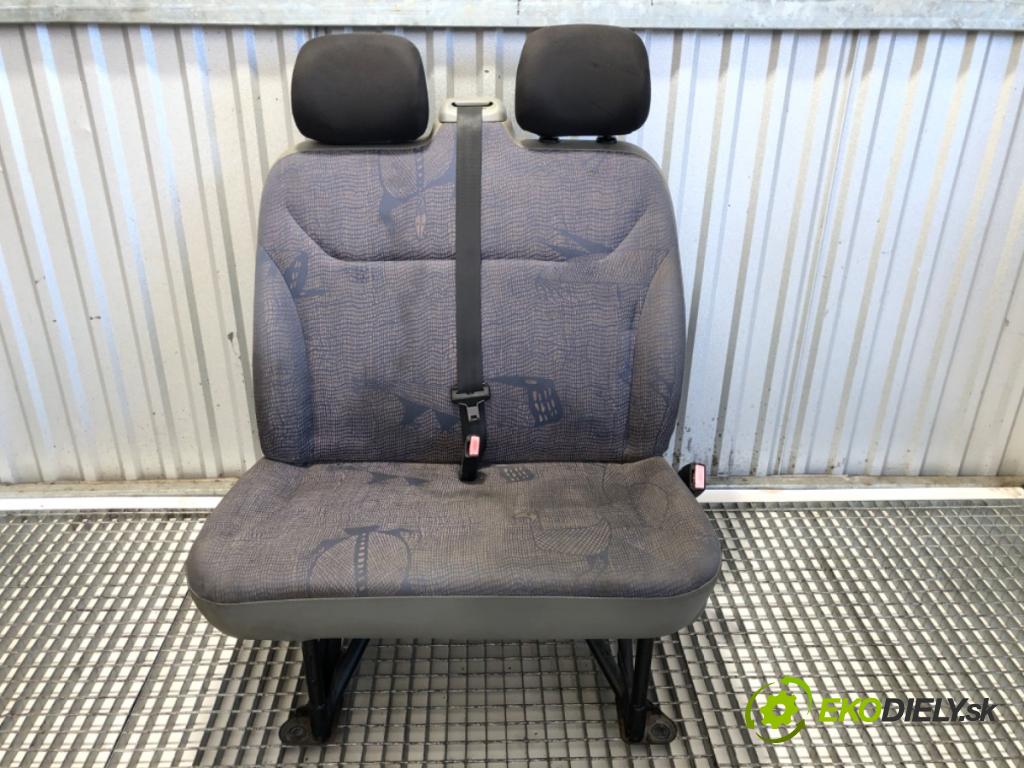 RENAULT TRAFIC II Autobus 2005 99 kW 2.5 dCi 135 (JL0D) 2463 sedadlo pravý přední část 