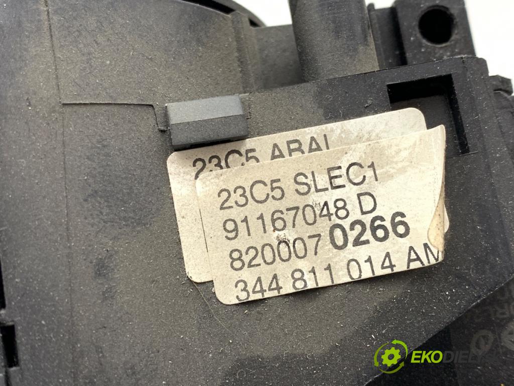 RENAULT TRAFIC II Autobus 2005 99 kW 2.5 dCi 135 (JL0D) 2463 přepínač kombinovaný 8200117208 (Páčky pod volantem)