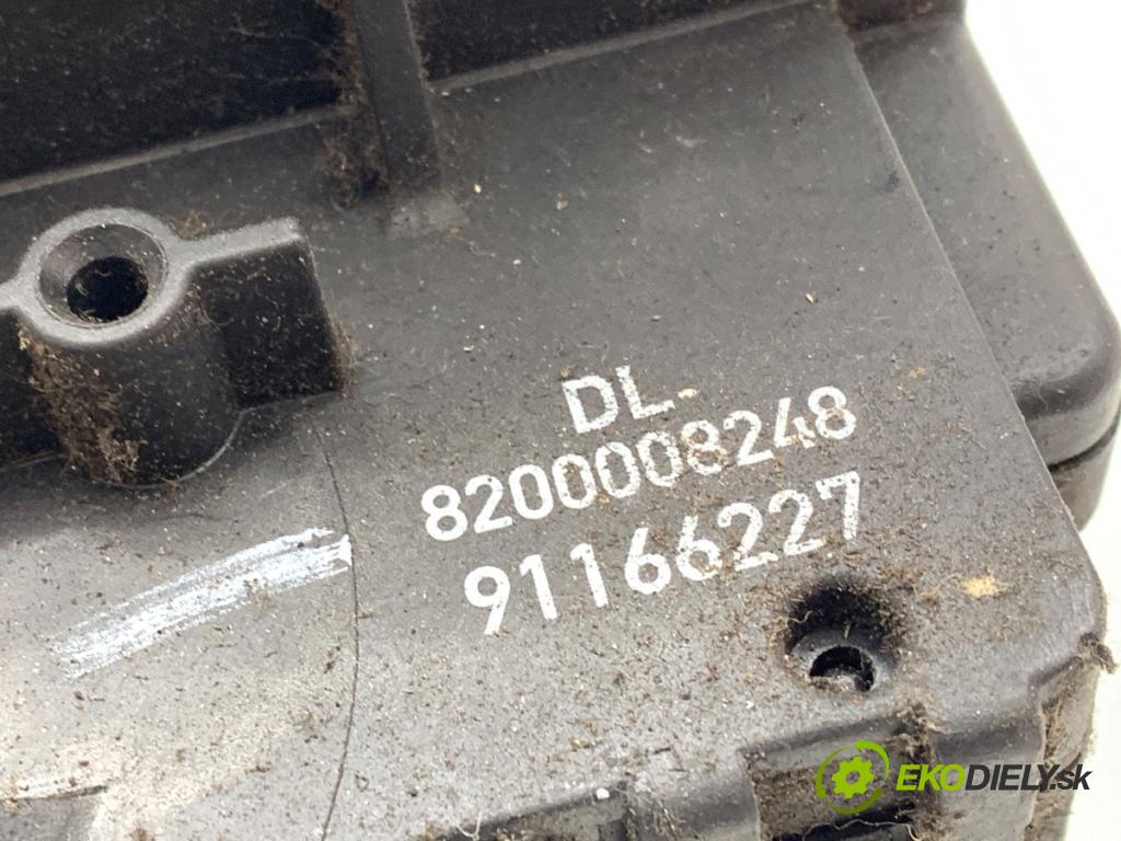 RENAULT TRAFIC II Autobus 2005 99 kW 2.5 dCi 135 (JL0D) 2463 zámok Dvere pravy predný 8200008248