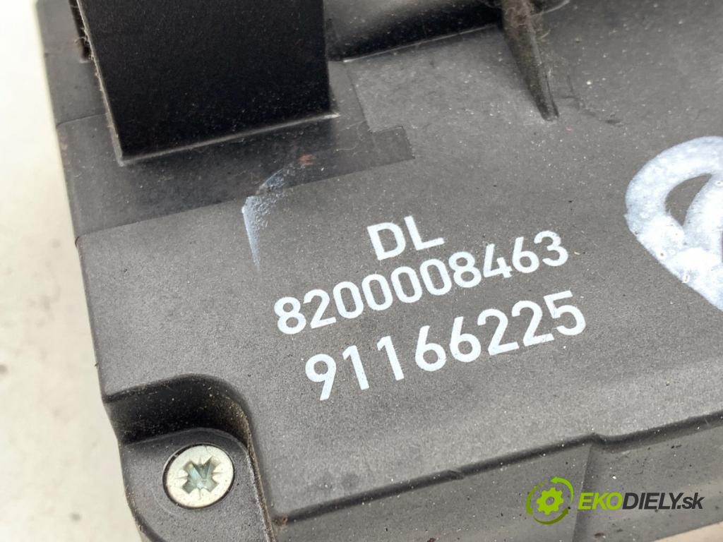 RENAULT TRAFIC II Autobus 2005 99 kW 2.5 dCi 135 (JL0D) 2463 zámok Dvere posúvne pravy 8200008463