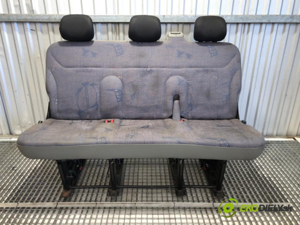 RENAULT TRAFIC II Autobus 2005 99 kW 2.5 dCi 135 (JL0D) 2463 sedadlo třetí VLÁDA: 