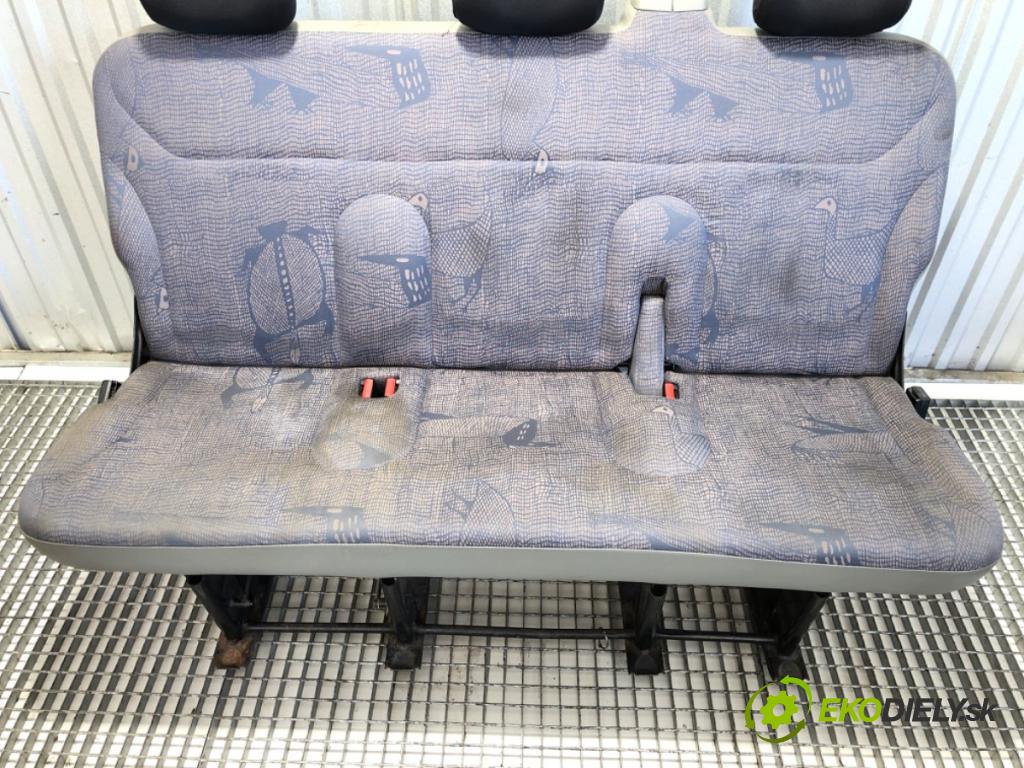 RENAULT TRAFIC II Autobus 2005 99 kW 2.5 dCi 135 (JL0D) 2463 sedadlo třetí VLÁDA: