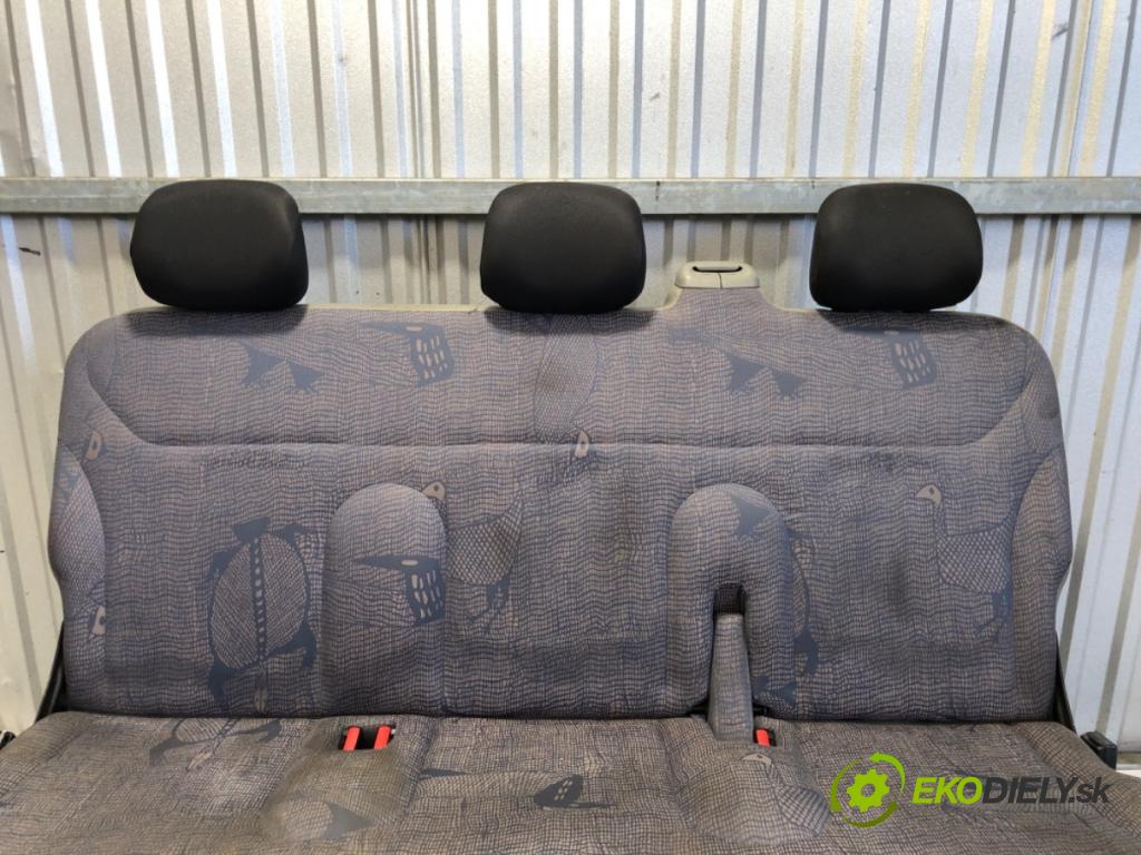 RENAULT TRAFIC II Autobus 2005 99 kW 2.5 dCi 135 (JL0D) 2463 sedadlo třetí VLÁDA: