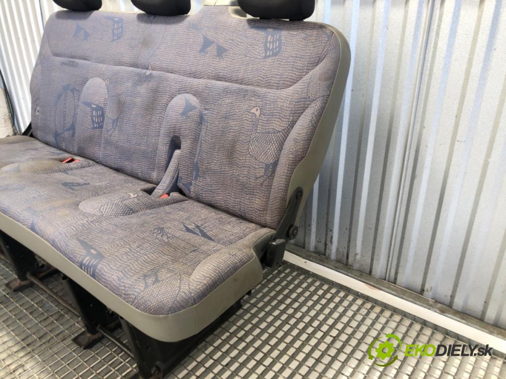 RENAULT TRAFIC II Autobus 2005 99 kW 2.5 dCi 135 (JL0D) 2463 sedadlo třetí VLÁDA: