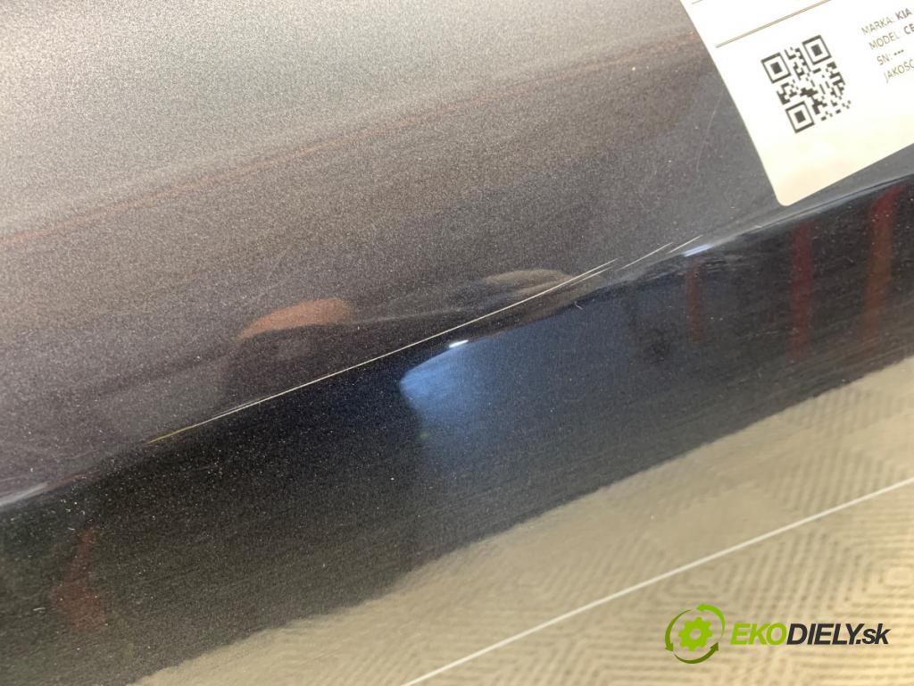 KIA CEED Kombi 2007 66 kW 1.6 CRDi 90 1582 Dvere ľavy zad 5K