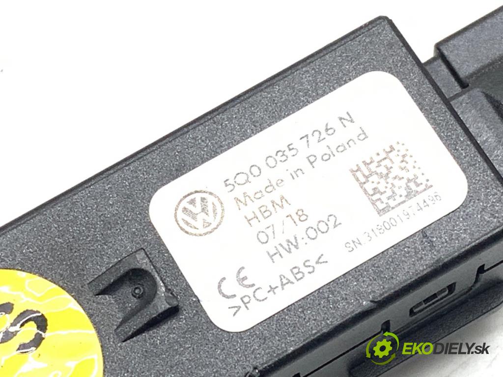 SKODA FABIA III liftback 2018 55 kW 1.0 999 HNÍZDO: USB 5Q0035726N