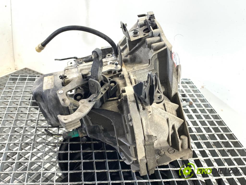 RENAULT CLIO IV liftback 2018 54 kW 1.2 16V 1149 Prevodovka 321014203R (Prevodovka)