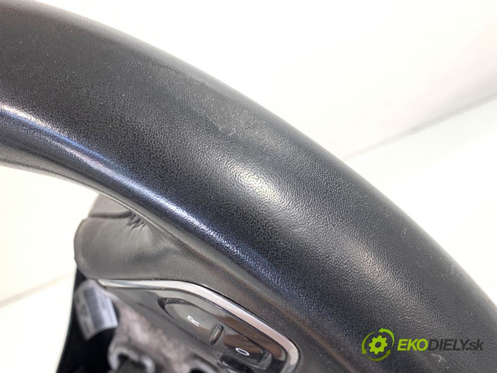 RENAULT CLIO IV liftback 2018 54 kW 1.2 16V 1149 Volant 484005241R (Volant)