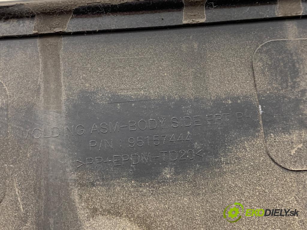 OPEL MOKKA SUV 2014 103 kW 1.4 (_76) 1364 Lišta Dvere pravy predný 95157444