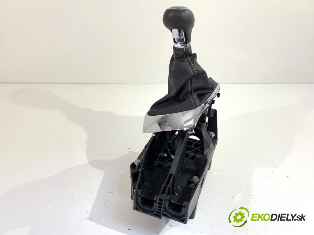 OPEL MOKKA SUV 2014 103 kW 1.4 (_76) 1364 kulisa 55597658 (Řadicí páka (kulisa) )