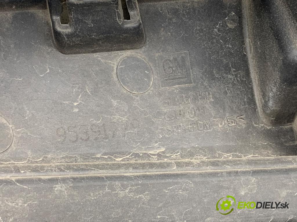 OPEL MOKKA SUV 2014 103 kW 1.4 (_76) 1364 mřížka maska 95391779 (Přední mřížka (maska chladiče))