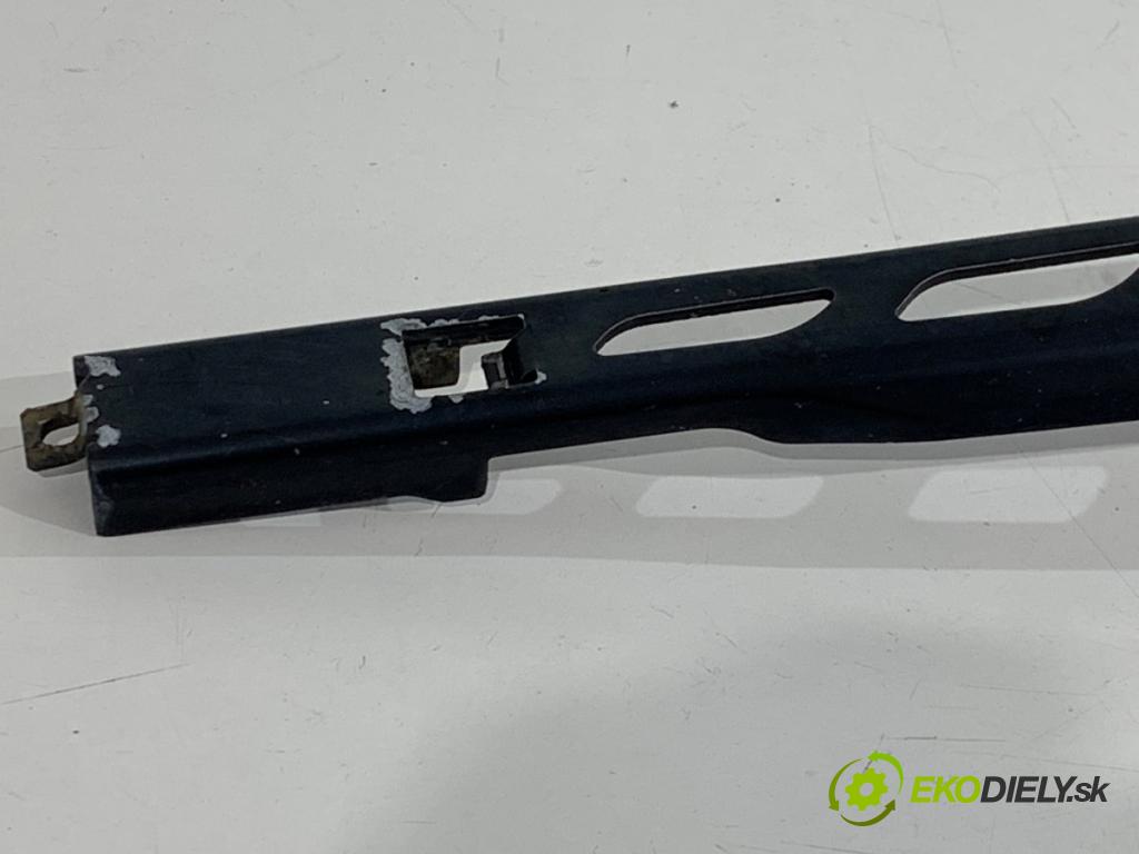 BMW E61 Kombi 2007 173 kW 530 d 2993 Rameno stierače predný 7035103