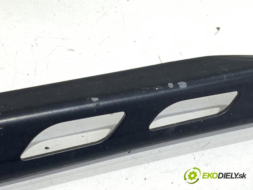 BMW E61 Kombi 2007 173 kW 530 d 2993 Rameno stierače predný 7035103
