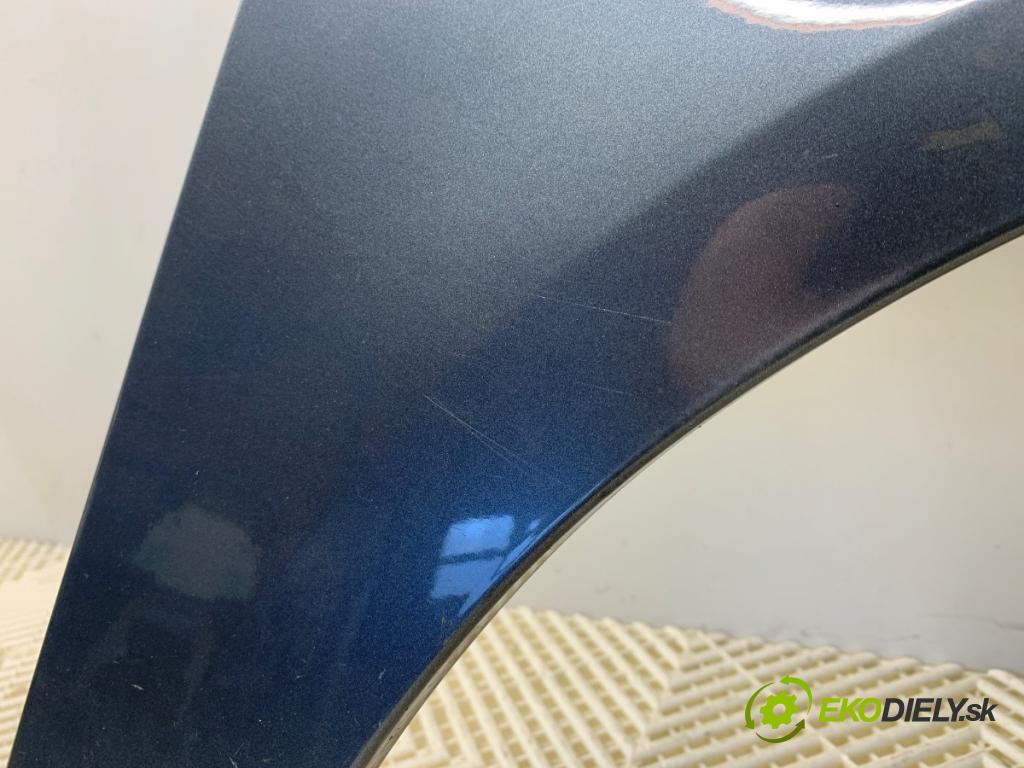 VW PASSAT B7 Kombi 2012 125 kW 2.0 TDI 1968 Blatník pravy predný LK7X: