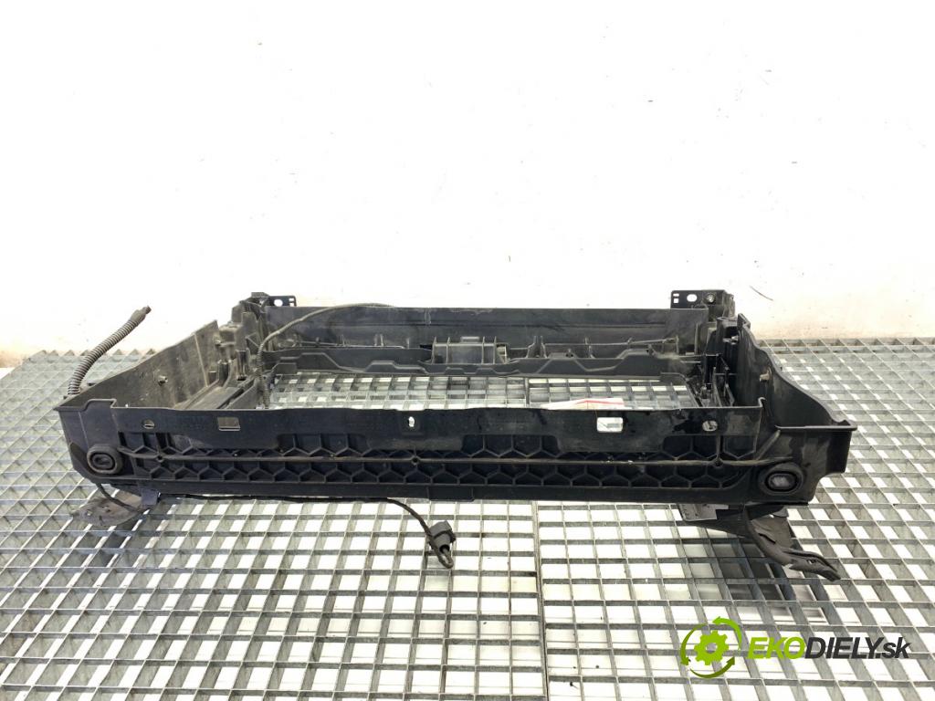 VW GOLF VII Kombi 2015 81 kW 1.6 TDI 1598 Držiak predný 510805594B (Výstuha predná)