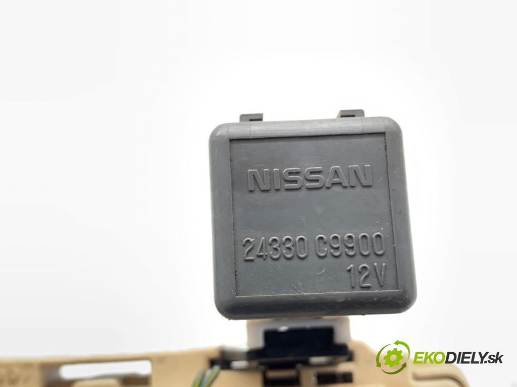 NISSAN X-TRAIL T30 SUV 2006 100 kW 2.2 dCi 4x4 2184 skříňka poistková  (Pojistková skříňka)