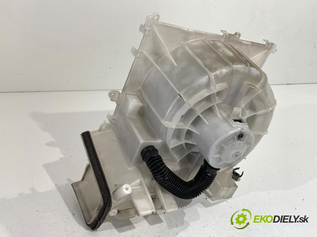 NISSAN X-TRAIL T30 SUV 2006 100 kW 2.2 dCi 4x4 2184 ventilátor kúrenia 272009H600