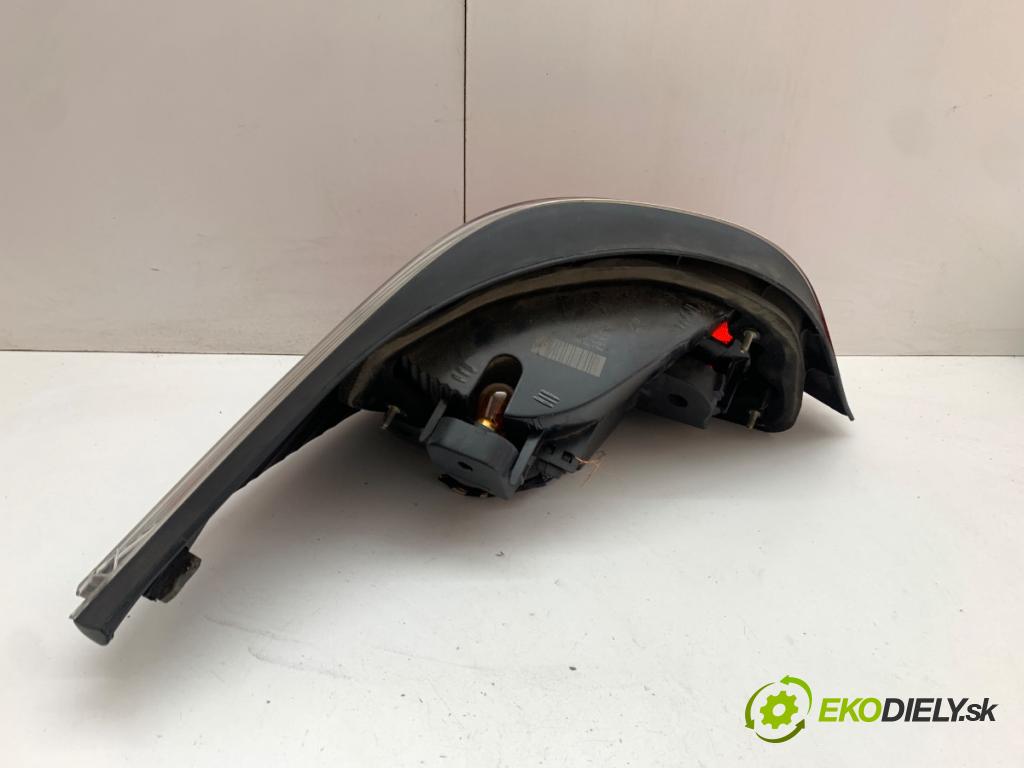 BMW E60 sedan 2004 160 kW 530 d 2993 Svetlo pravy zad 6910768