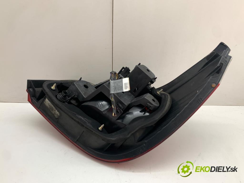 BMW E60 sedan 2004 160 kW 530 d 2993 Svetlo ľavy zad 6910767