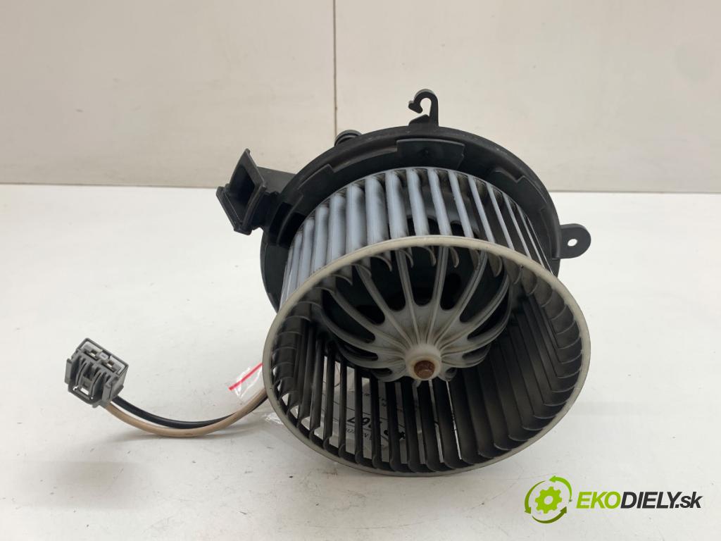 OPEL ASTRA J liftback 2010 81 kW 1.7 CDTI (68) 1686 ventilátor kúrenia U7253002