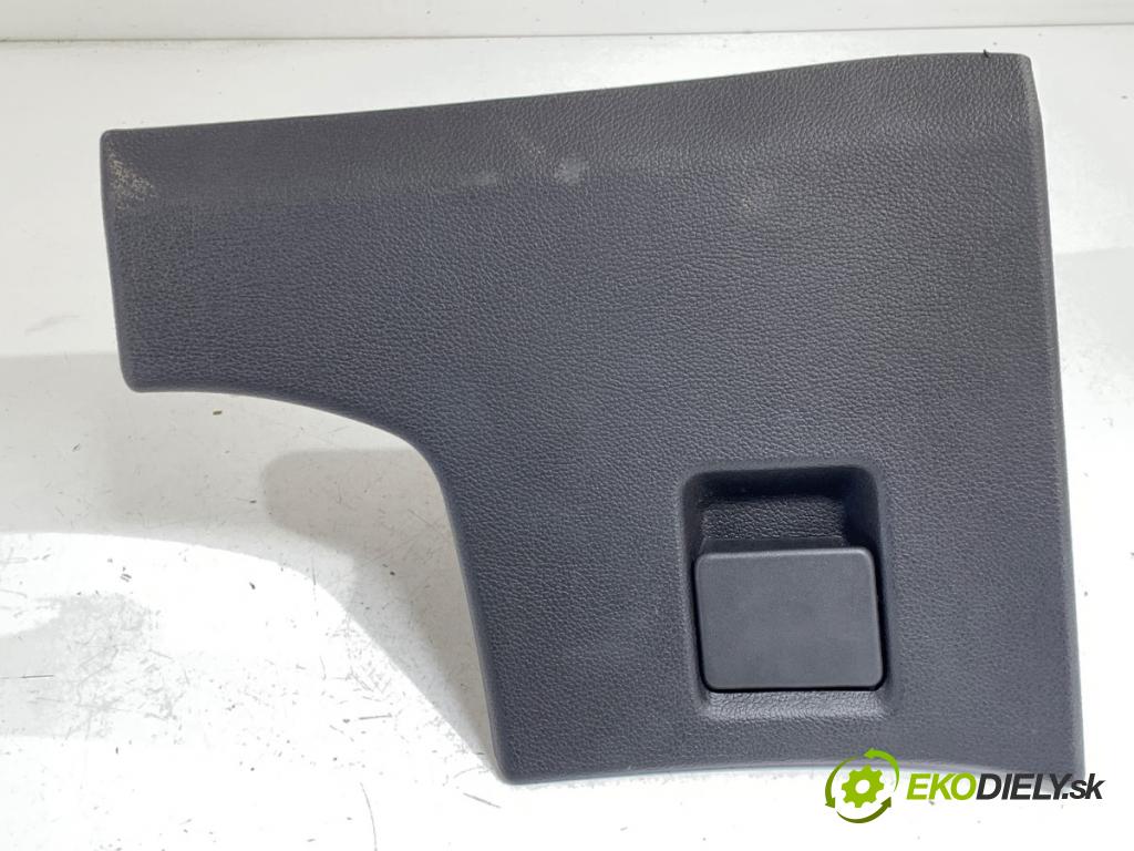 OPEL ASTRA J liftback 2010 81 kW 1.7 CDTI (68) 1686 přihrádka kastlík volantu 498951029