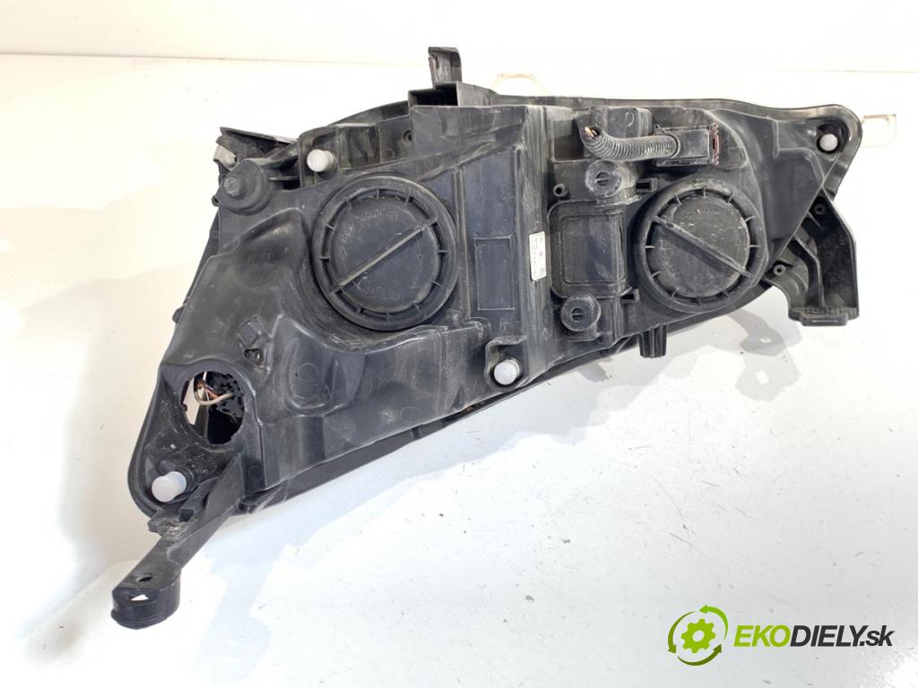 OPEL ASTRA J liftback 2010 81 kW 1.7 CDTI (68) 1686 světlomet pravý přední část