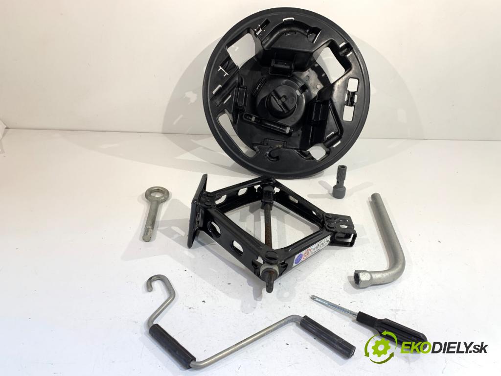 FIAT GRANDE PUNTO liftback 2015 55 kW 1.3 D Multijet 1248 Súprava náradia 46796530