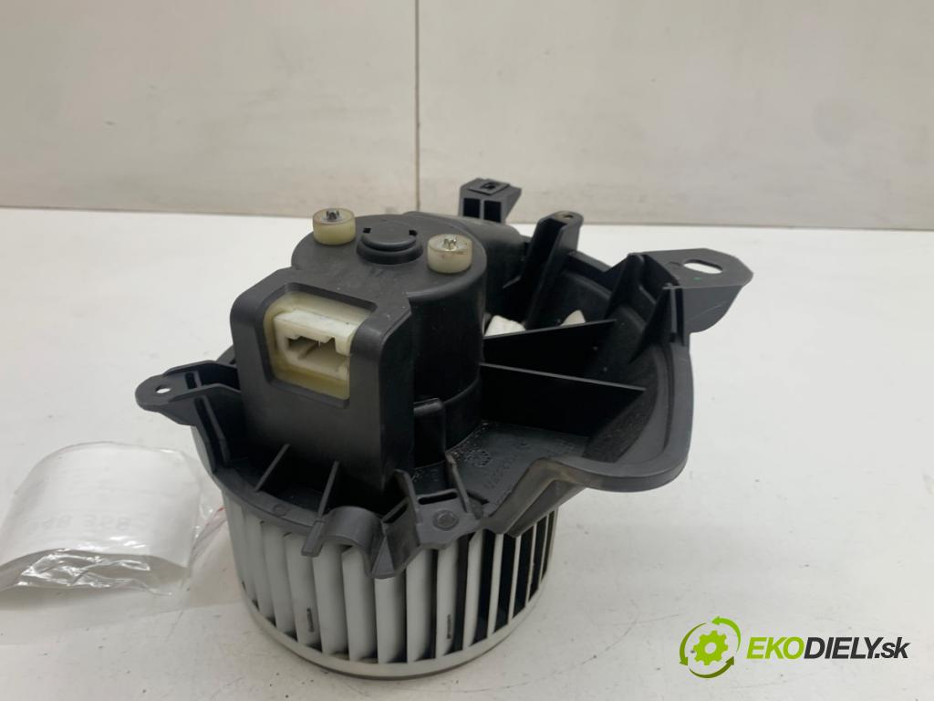 FIAT GRANDE PUNTO liftback 2015 55 kW 1.3 D Multijet 1248 ventilátor kúrenia