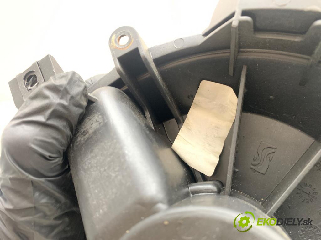 FIAT GRANDE PUNTO liftback 2015 55 kW 1.3 D Multijet 1248 ventilátor kúrenia