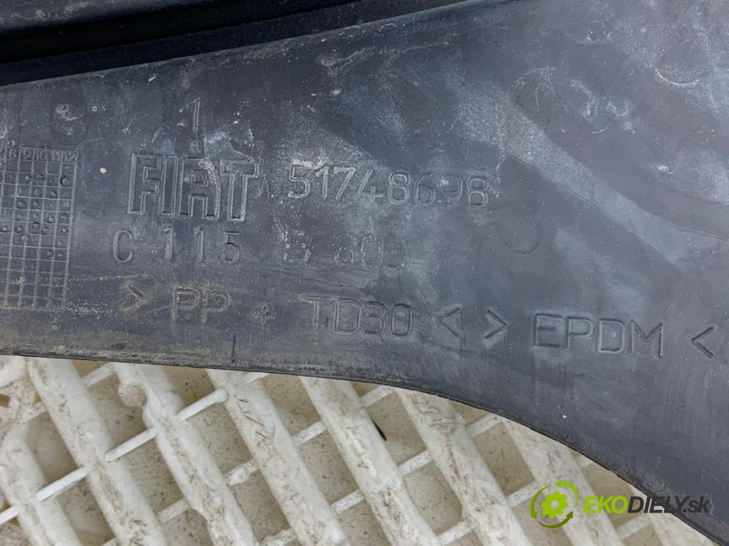 FIAT GRANDE PUNTO liftback 2015 55 kW 1.3 D Multijet 1248 torpédo plast pod čelní okno 51748698 (Plast pod čelním sklem)