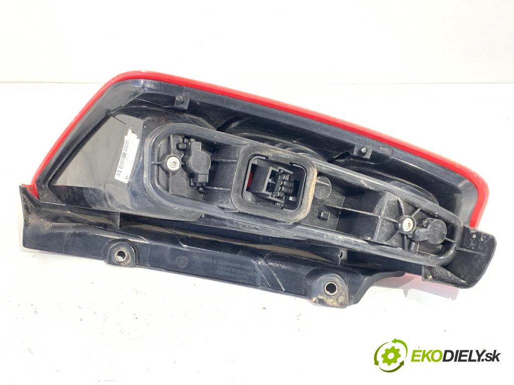 FIAT GRANDE PUNTO liftback 2015 55 kW 1.3 D Multijet 1248 Svetlo pravy zad 517015900