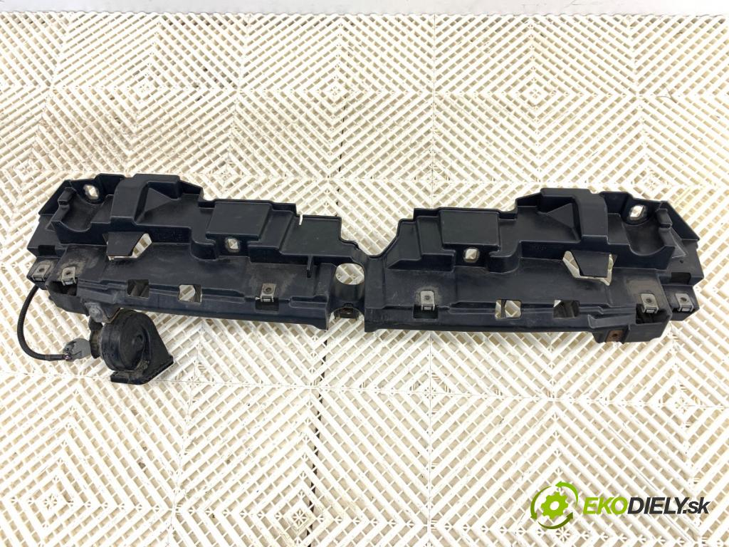FIAT GRANDE PUNTO liftback 2015 55 kW 1.3 D Multijet 1248 výztuha horní 51885642 (Výztuha)