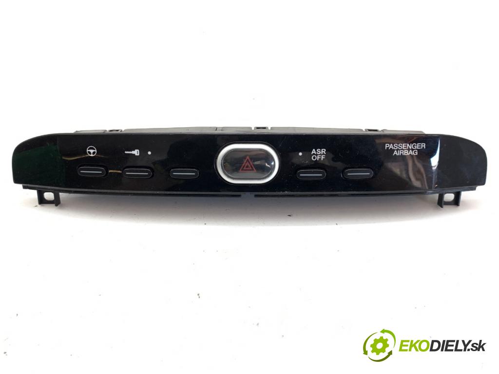 FIAT GRANDE PUNTO liftback 2015 55 kW 1.3 D Multijet 1248 přepínač Panel 735591688
