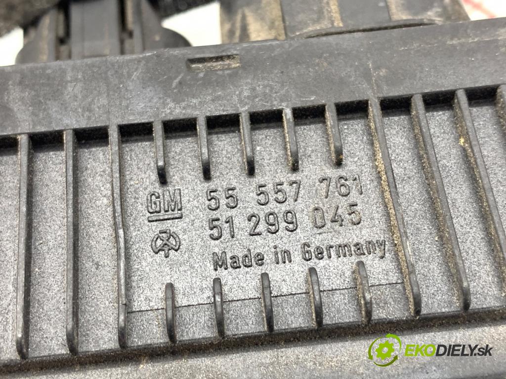 OPEL ASTRA J liftback 2010 81 kW 1.7 CDTI (68) 1686 relé svíček žhavení 55557761 (Relé)